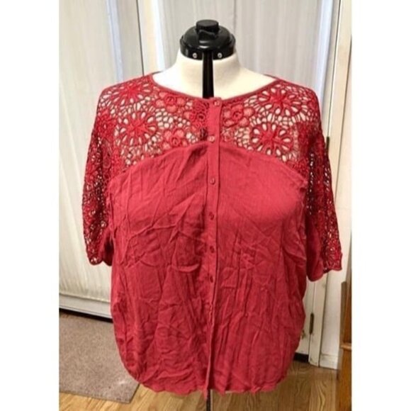 Body flirt burgundy red crochet detail plus size top size 24. - Picture 2 of 2